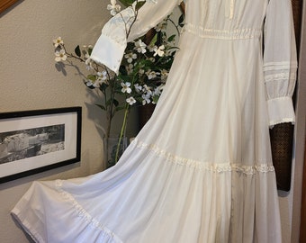 Vintage 70's Gunne Sax Style White Wedding Dress