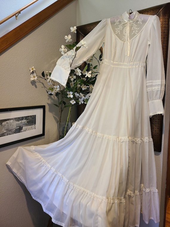 Vintage 70's Gunne Sax Style White Wedding Dress