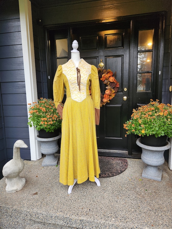 RARE! Vintage 70's Gunne Sax Style Yellow Calico … - image 1