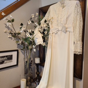 Vintage 60&#39;s Edwardian Style Winter White Wedding Dress