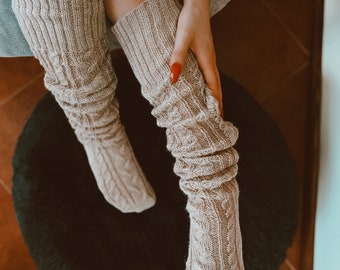 Wollsocken Frauen/gestrickte Socken/warm und gemütlich/Winter-Outfit/lange Socken mit Zöpfen/Söckchen/Socken über dem Knie/gemusterte weiche Socken