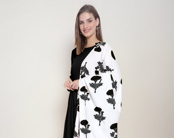 Nouveau créateur belles femmes noir imprimé beau kurta fait main avec un pantalon et avec dupatta ensemble cadeau pour elle