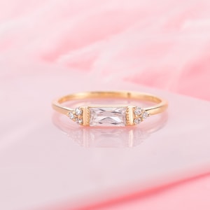 Art Deco Stil Baguette cz Verlobungsring, Gelbgold zierlicher Frauenring, Jubiläumsring Geschenk, Brautring, Geschenk für Freundin