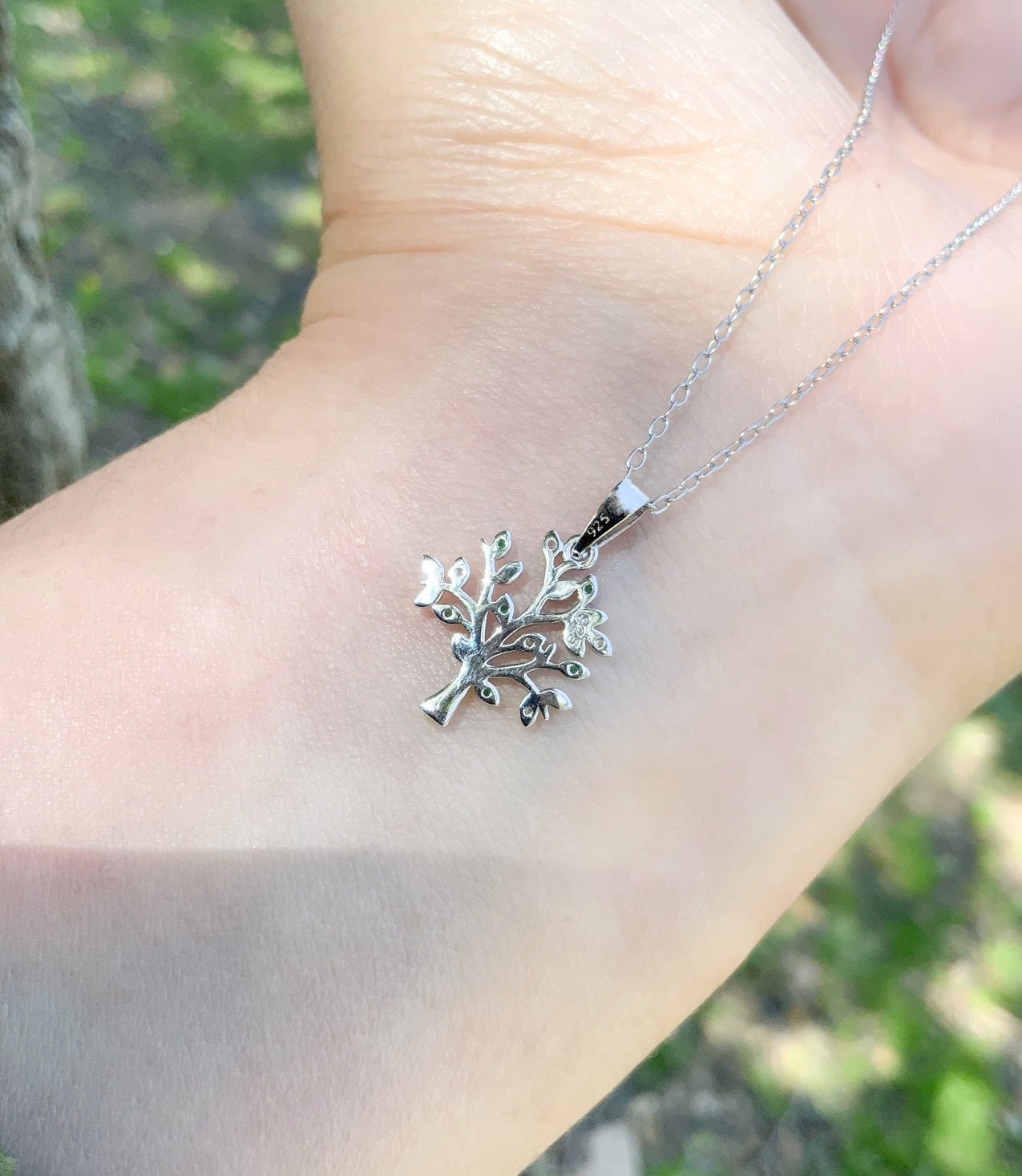 Collana in argento sterling con albero della vita: foglie in zirconia cubica verde, ciondolo minimalista - Italia