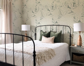 Vintage Hydrangea Floral Wallpaper: Peel and Stick Botanical Wall Mural