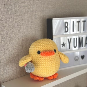 Chick with knife funny gift, crochet duck with knife,  duck with knife meme crochet plush, cute amigurumi toy