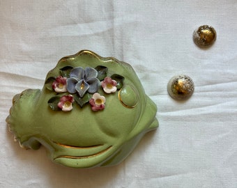 Vintage Flower Wall Pocket Fish with Bubbles