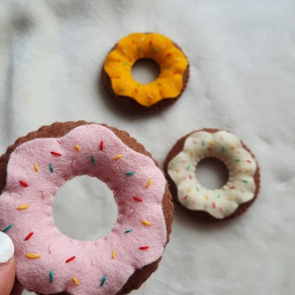 Der Bunte Eco Wollfilz Donut - Plastikfreies Katzenspielzeug - das Naturprodukt mit Schafwollfüllung - Wollfilzspielzeug