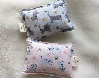 Die Kätzchen Baumwollkissen in rosa und grau - Katzenminze/Baldrian - Schafwollfüllung - Plastikfreies Katzenspielzeug