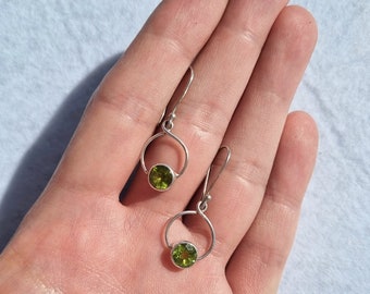 Dangle drop peridot earring with sterling silver, gift for her, gift for womens