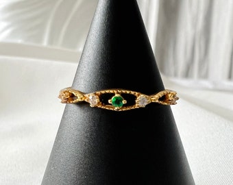Bague en argent sterling plaqué or Dainty Emerald Diamante, bague taille unique, bague réglable