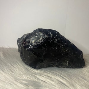 Big obsidian, raw cut