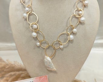 collier à maillons larges, collier avec perles baroques, collier avec perles d'eau douce, collier femme, collier avec pendentif perle, cadeau pour elle
