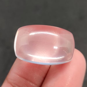 Cabochon van rozenkwarts, edelsteen, 20 kt. 22 x 15 x 8 mm. Rechthoekige edelsteen Rozenkwarts Voor ringhanger Sieradenmaat steen.