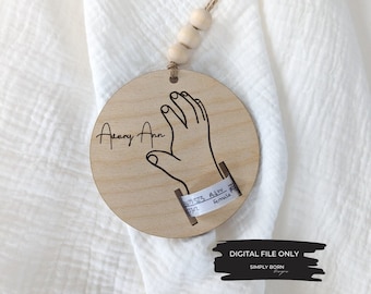 Ornement de bracelet d'hôpital SVG, svg souvenir de bracelet d'hôpital, premier ornement de Noël de bébé svg, svg souvenir d'ornement, ornement pour nouveau-né