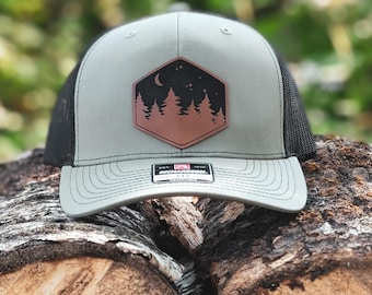 Casquette trucker Tree, écusson en similicuir gravé, Richardson 112