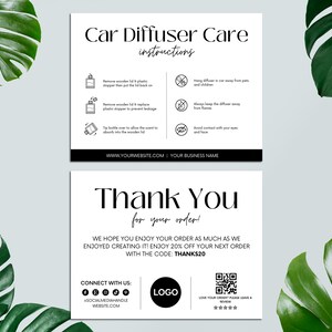 以下が含まれることがあります： 車のディフューザーの使い方の説明が書かれた白黒のサンキューカード。カードにはQRコードと次回の注文で20%割引になるクーポンコードが記載されています。カードのテキストは「Car Diffuser Care Instructions」、「Thank You for your order!」、「We hope you enjoy your order as much as we enjoyed creating it! Enjoy 20% off your next order with the code: THANKS20」です。