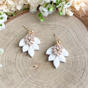 Wedding Earrings White Boho, Bridal Jewelry, Bridesmaid Earrings with Rhinestones, White Wedding Earrings, Wedding Shower Stud