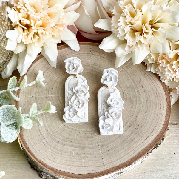 White Wedding Clay Earrings with Handmade Flowers for Brides and Bridesmaids, Clay Bridal Earrings Romantic Dangle, Clay Earrings for Brides