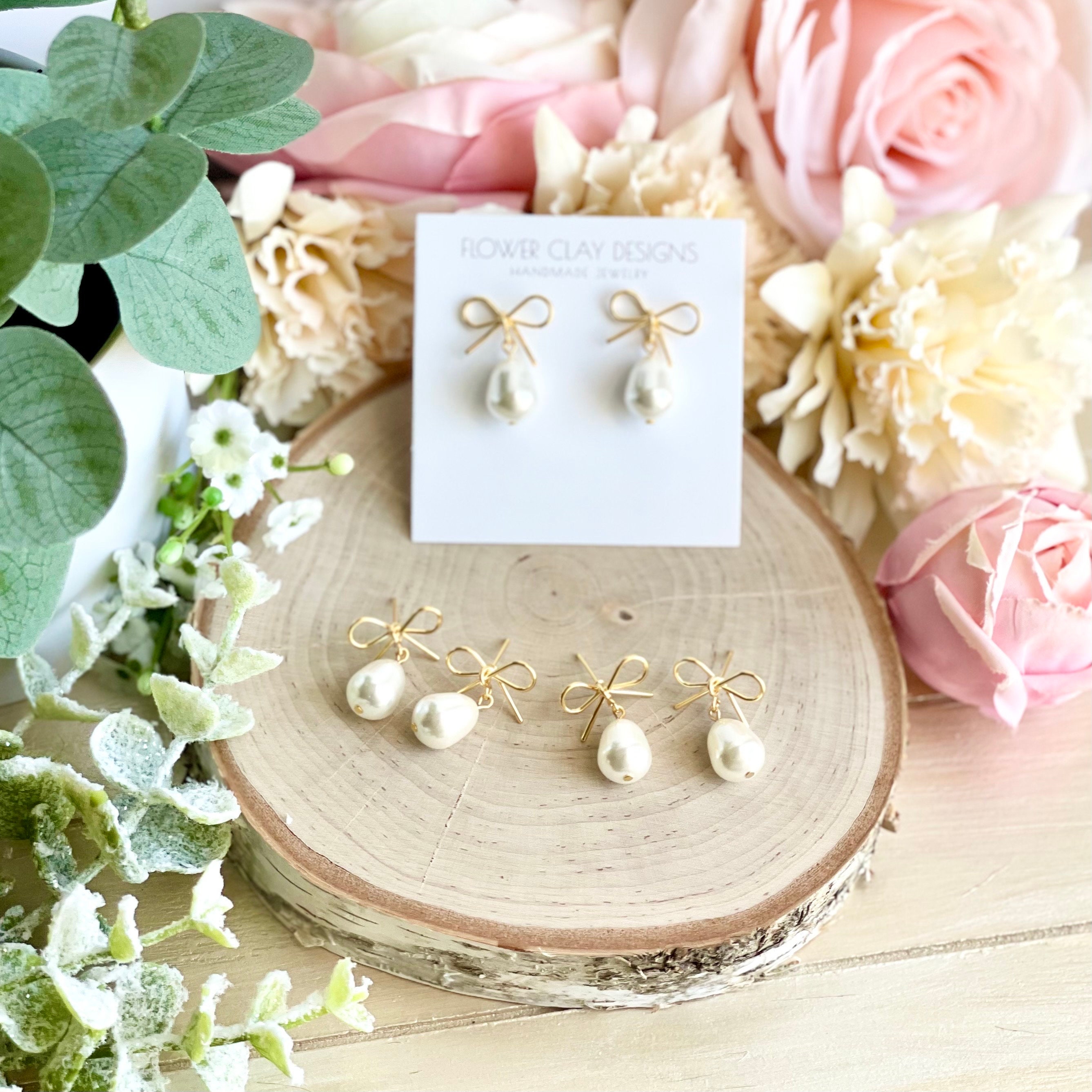 Bow Earrings SHELL Pearl Coquette Earrings Dainty Gold Bow Ribbon Pearl Earrings Bridal Jewelry with Pearls for Bride, New Boho Bow Jewelry
