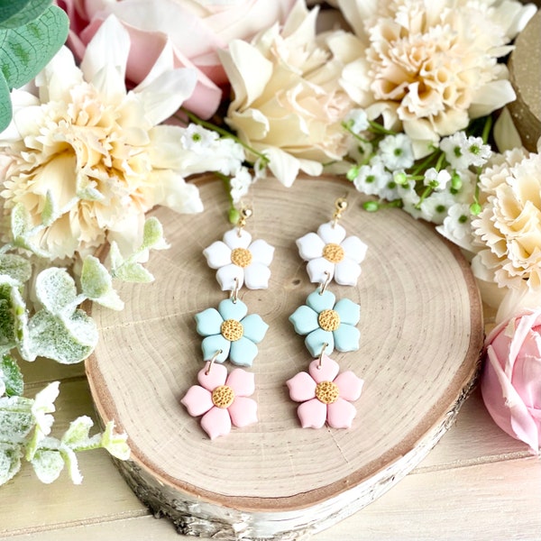 Daisy Flower Clay Dangle Earrings, Handmade Daisy Flower Earrings, Summer Earrings, Daisy Jewelry, Flower Clay Earrings, Daisy Trio Clay