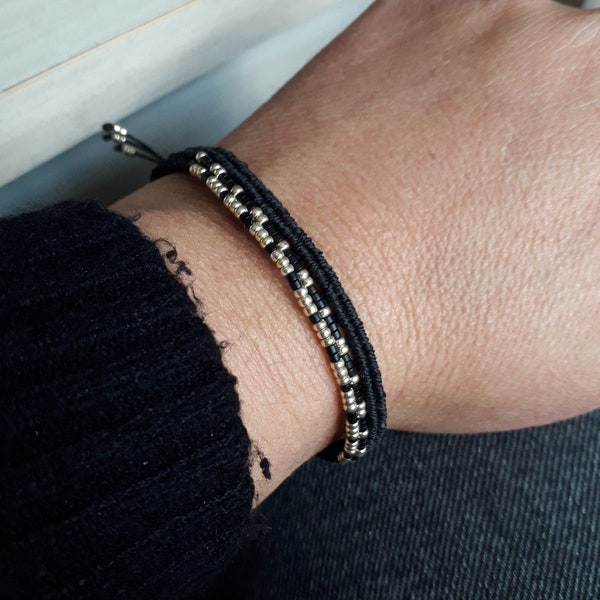 Bracelet macramé et perles Miyuki Delica noires et dorées, bijou bohème, cadeau pour une femme, une petite amie, BFF