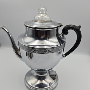 Tested Working 1930s Art Deco Hotpoint Electric Coffee Percolator, Polished Chrome Vintage Coffee Pot with Glass Top Knob & Cloth Cord