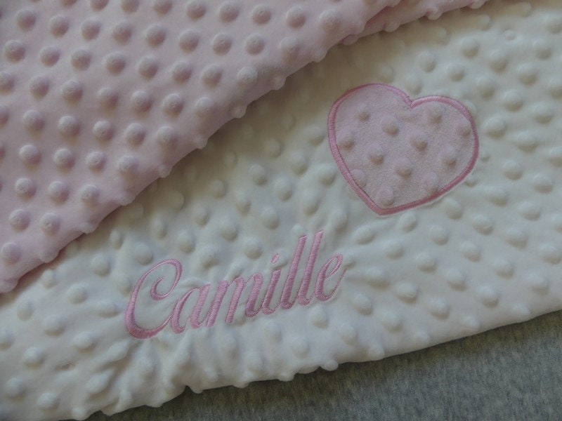 Couverture Bébé Personnalisée Broderie Coeur Prénom, Polaire Minky Rose Clair, Doublée Blanc, en App