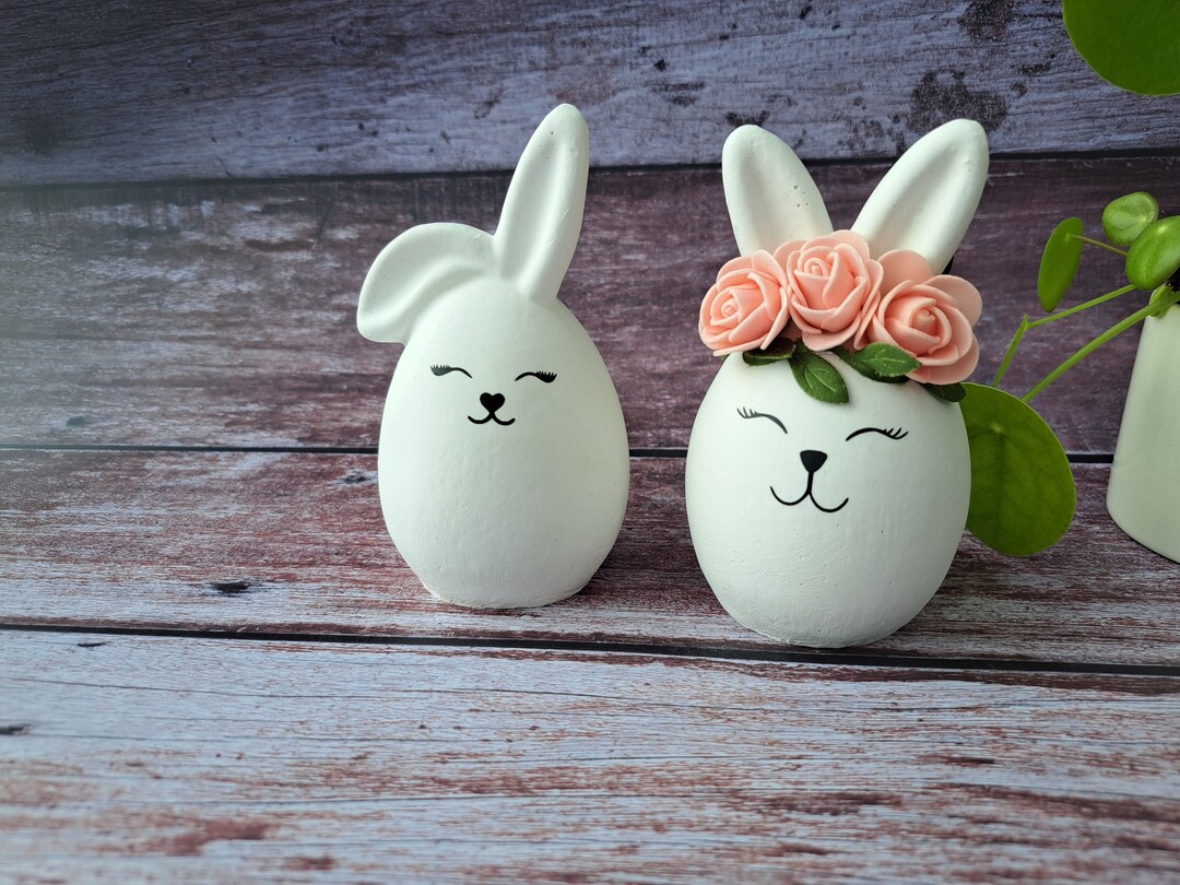 Set of 2 With Cute Easter Bunny With Pink Flower Wreath and Rabbit With ...