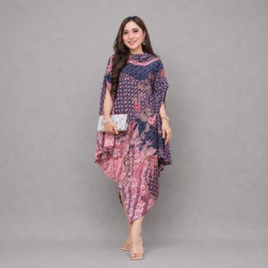 Kaftan Batik Neena By Dewo Batik Vestido, Vestido de Mujer, Vestido Batik, Vestido Étnico