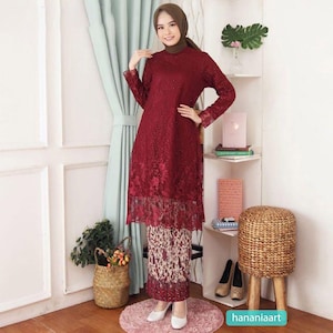 Brokat Elegance Bundo Knduang Tunik Kebaya von Rasaqi Kebaya, Kebaya Batik, Kebaya Kleid, Kebaya, Kebaya Modern