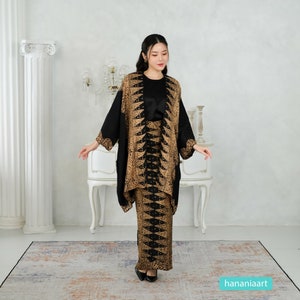 Harmonious Elegance kania Jupri&#39;s Contemporary Outer and Skirt Set Modern Kinnas Batik Wrapped Skirt, Kebaya Batik, Kebaya Dress