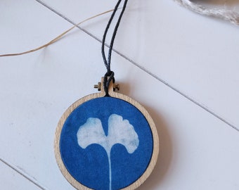Halskette Medaillon Holz Gingko Schmuckstück Holzkette Einzelkette Muttertag Geschenk