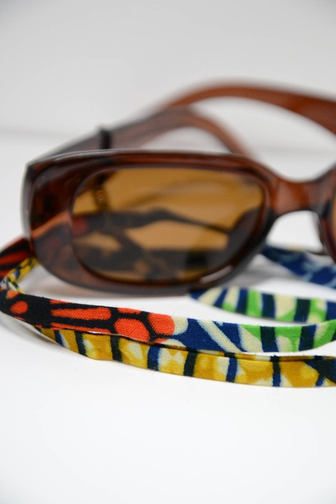 Lunettes De Soleil Vintage EUROGLASS Années 80 – Monture Plastique Marron, Petit Format Italie