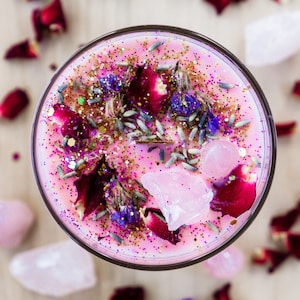 Love Charm Crystal Candle: Ignite Romance & Set the Mood! Perfect Gift for Valentines - Spell Candle