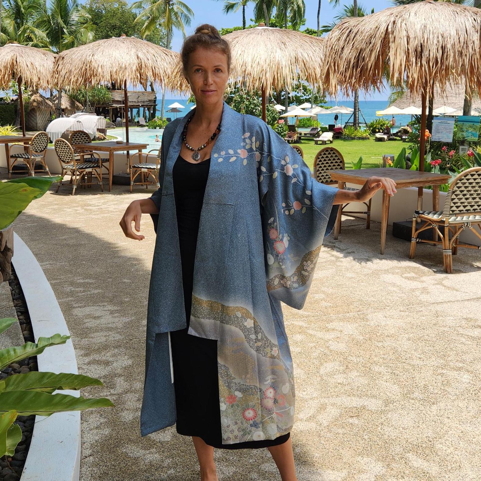 Vintage Japanese silk kimono, bohemian blue long kimono robe, womens silk kimono robe, bridesmaid robe, boho kimono, silk blue kimono robe