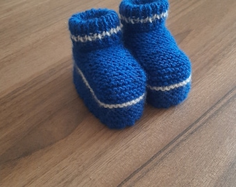 Crochet baby shoes