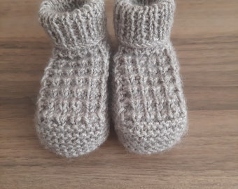 Crochet baby shoes