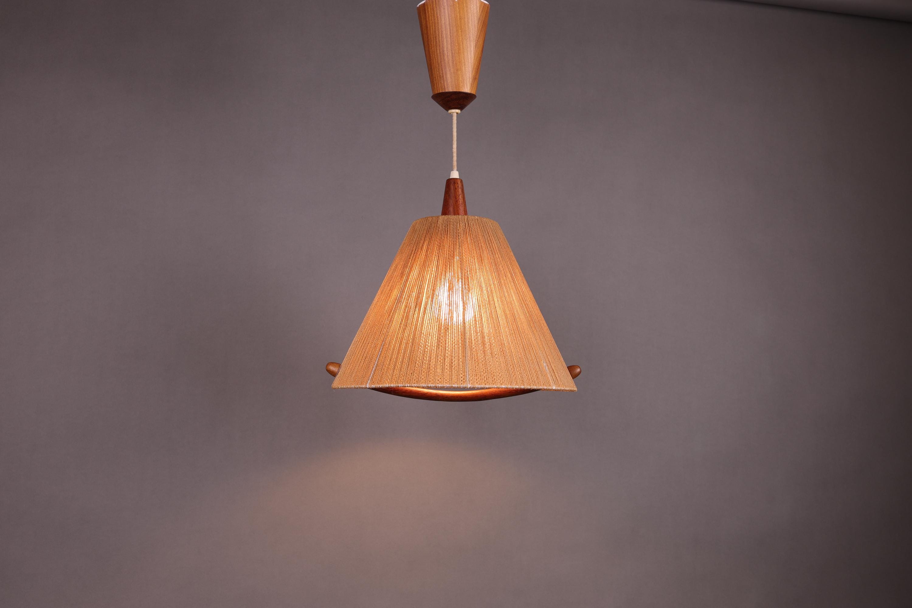 独60年代 Temde 漆塗り木材とファイバーグラス ヴィンテージ・ペンダント