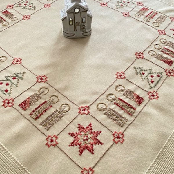 nappe de Noël vintage. Broderie à la main