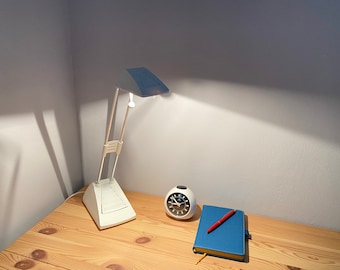 White Modern Contemporary Style Desktop Lamp by Hustadt Leuchten. Interior in Scandi , Japandi Style . Chrome-Plated Metal Telescopic