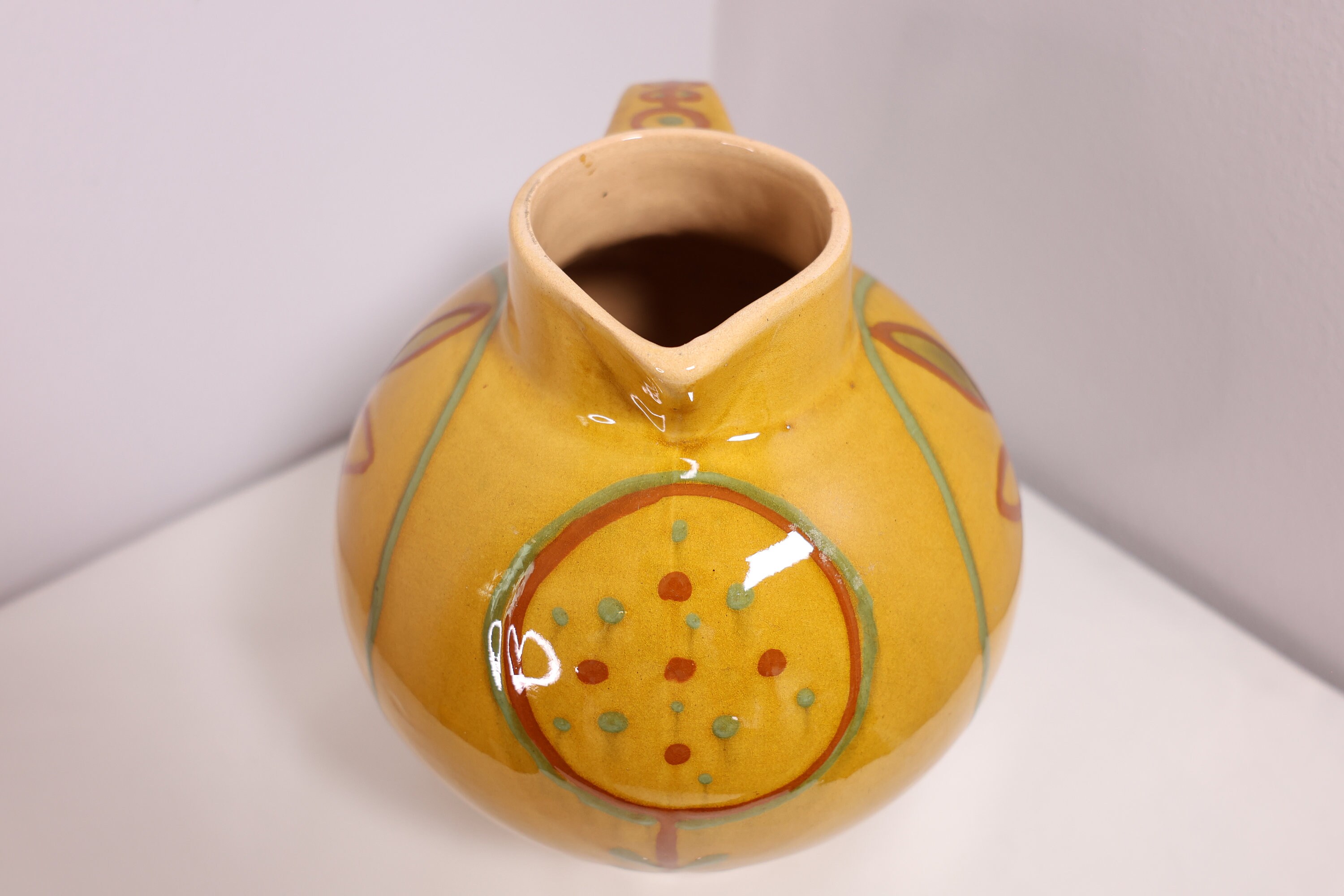 手作りの陶器の水差し：素朴な黄金色の葉の装飾 - Etsy 日本