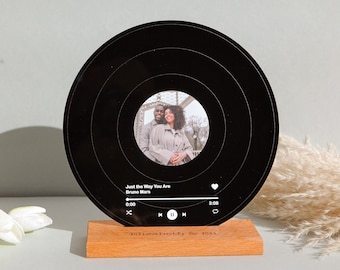 Personalisiertes Vinyl Schallplatten Geschenk Holzständer - Custom Bild Lieblingssong Gravur Romantisches Pärchengeschenk Hochzeit Jahrestag