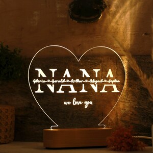 Luce notturna We Love You Nana - Regalo per la nonna dai nipoti - Regalo per la nonna per Natale - Regalo personalizzato per la nonna - Idee regalo per il compleanno della nonna
