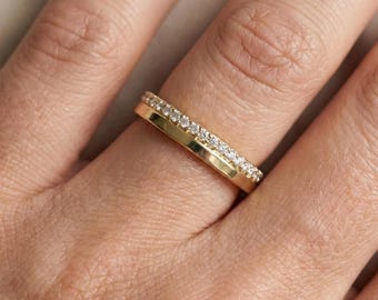 Anillo de eternidad fino de oro: anillo de bodas minimalista con pavé de diamantes