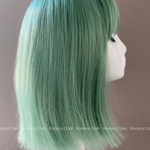 ショートウィッグ ミントグリーン ボブ 前髪付き 10インチ ショートヘアピース 軽量でナチュラルな見た目 + 無料ウィッグキャップ