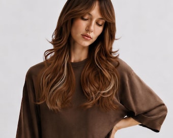 Peruca ondulada castanho chocolate de 22 polegadas com mechas caramelo | Cabelo sintético em camadas com franja cortina