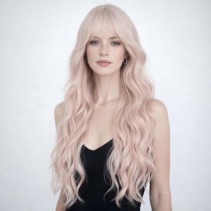 Pale Platinum Pink Ombre Perücke mit Pony | 24 Zoll langes gewelltes Eisblondes synthetisches Haar