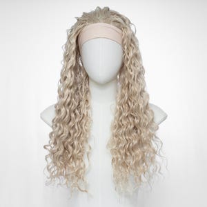 22-Inch Curly Ice Blonde Headband Wig – Synthetic Hairpiece for Sport & Daily Wear, Beige Headband, Free Wig Cap Included