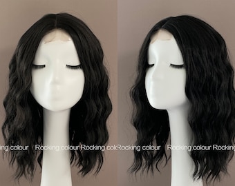 14'' Lace Front Black Shoulder Wavy Synthetic Wig - short wigs. FREE Wig Cap